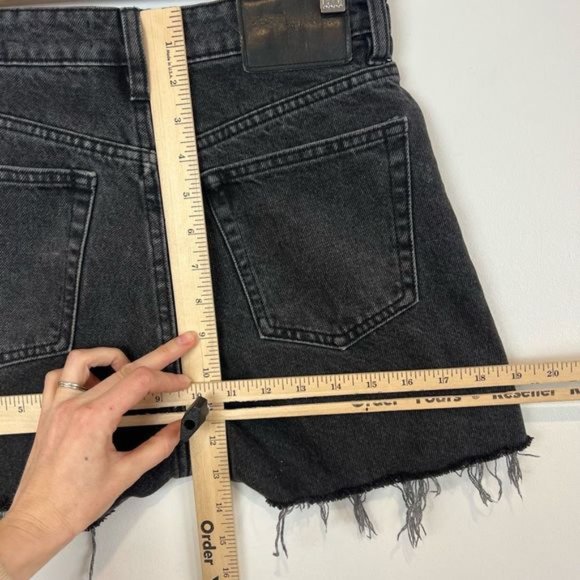Zara Black Faded Distressed Grunge Denim Jean Shorts Pockets Women’s 2 Cut Off - Picture 10 of 11